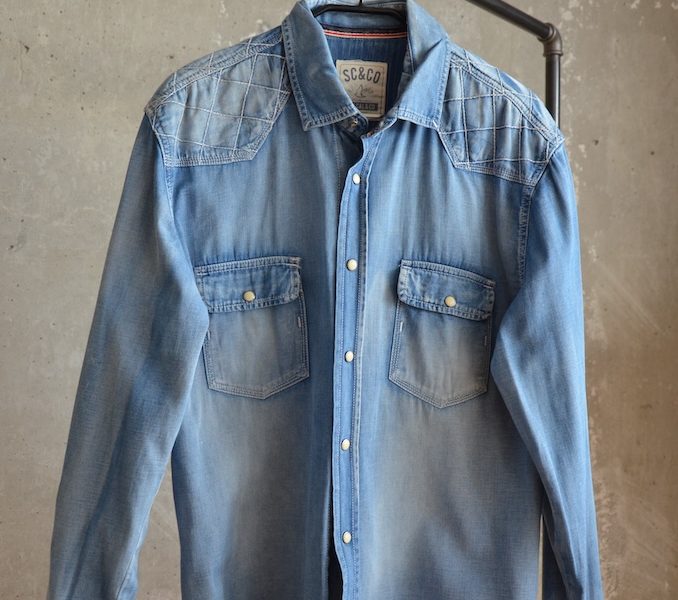 Washed Denim Hemd mit genähten Schulterdetails 44
