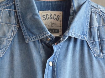 Washed Denim Hemd mit genähten Schulterdetails 44
