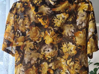 Blumige vintage Bluse