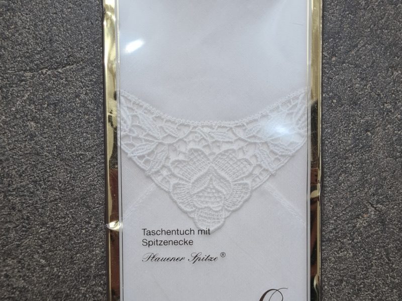 Stofftaschentuch weiß bestickt